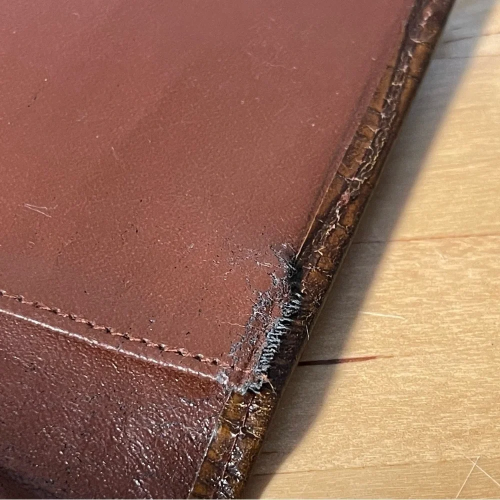 Buxton Vintage Croc Embossed Leather Passport Wallet Travel Organizer
